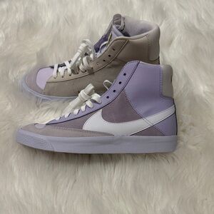 New and never worn! Nike High-Top Sneakers - Purple and White